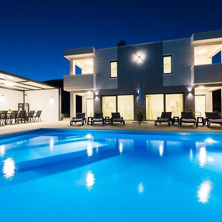 Villa Sky - Heating Pool Kaštel Novi Exterior foto